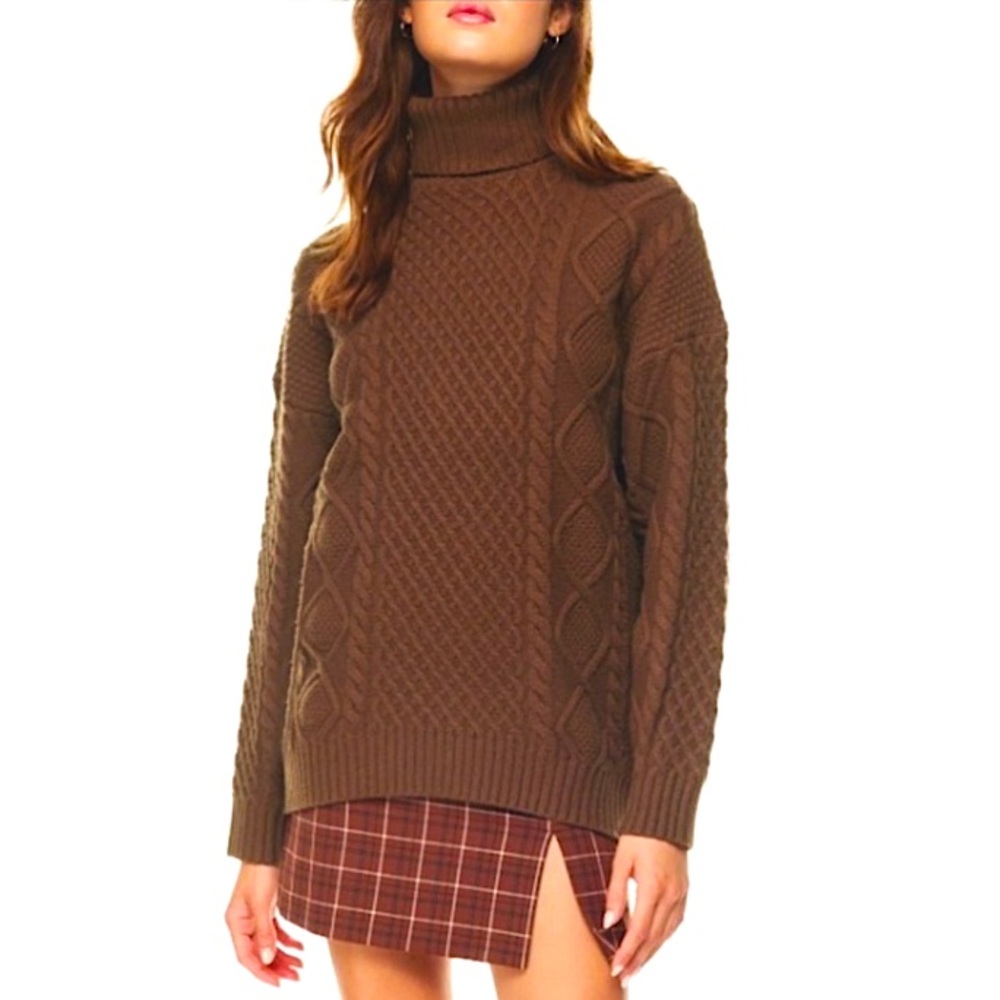 Aritzia Turtleneck Sweater Size S